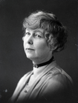818263 Portret van Klaziena ( Ina ) Boudier-Bakker, geboren Amsterdam 15 april 1875, romanschrijfster, echtgenote van ...